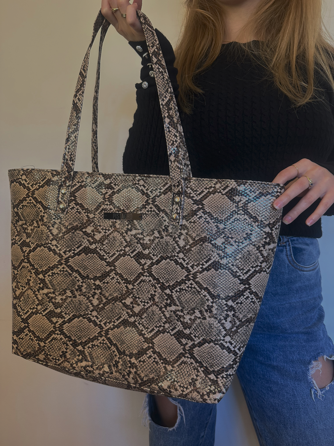 Bolso tipo shopping bag MERLINA estampado reptil